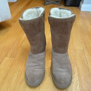 UGG Wedge Boot size 7